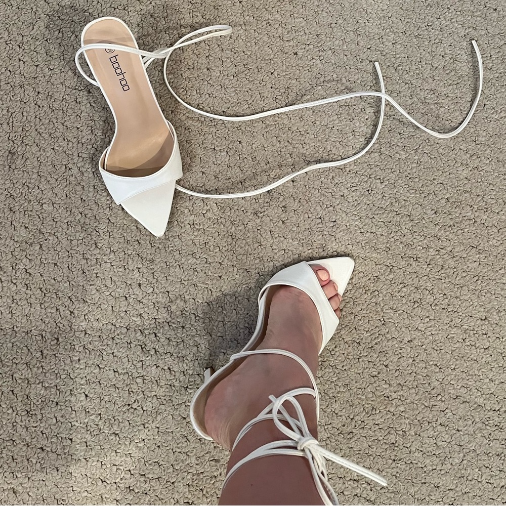Lace up pointed heel